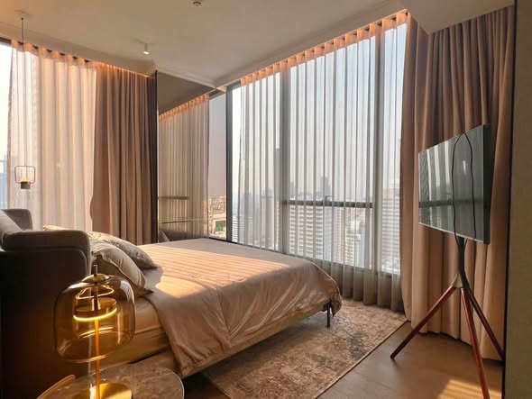 bedroom and room interior of Celes Asoke