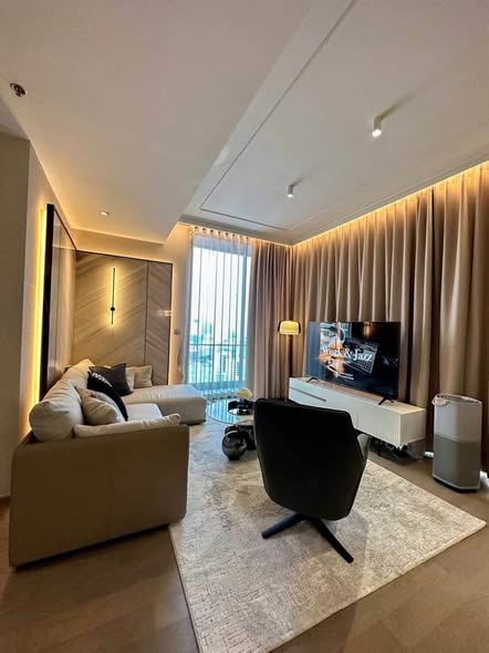 living room and bedroom of Celes Asoke