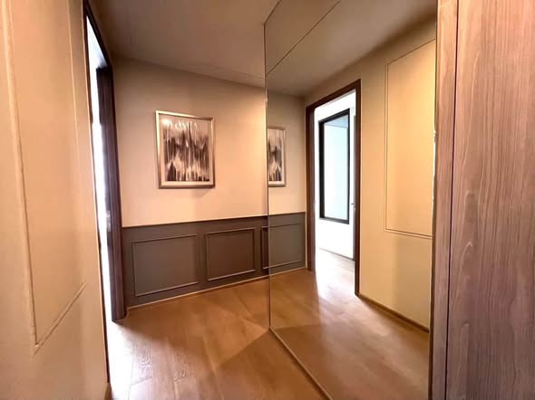 room interior of Celes Asoke