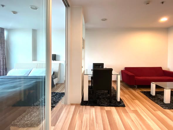 bedroom and living room and room interior of Centric Scene Sukhumvit 64