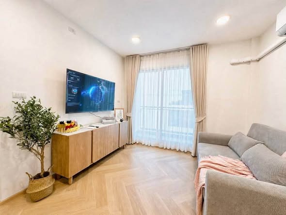 living room and room interior of Centric Scene Sukhumvit 64