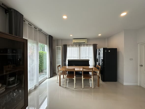 room interior of Centro Watcharapol