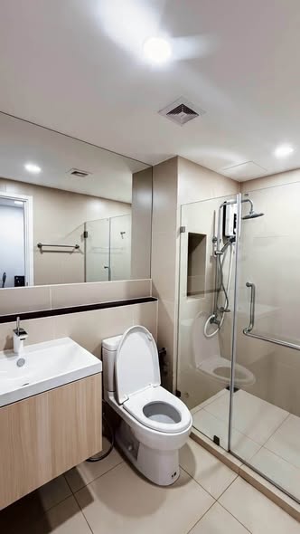 bathroom of Cerocco Bangna 36