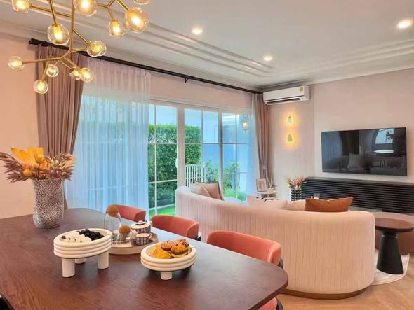 living room and room interior of Chaiyapruek Bangna KM15