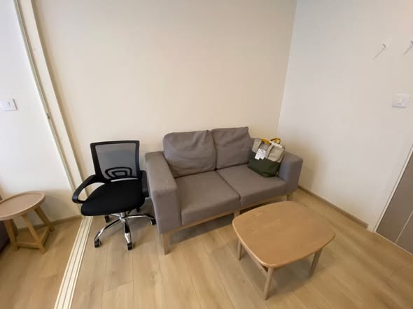 living room of CHAMBERS On Nut Station, Sukhumvit Soi 81
