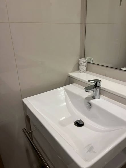 bathroom of Chapter Charoennakhon–Riverside