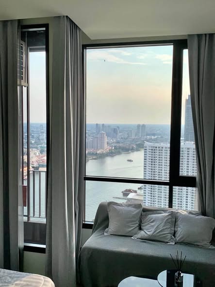 bedroom of Chapter Charoennakhon–Riverside