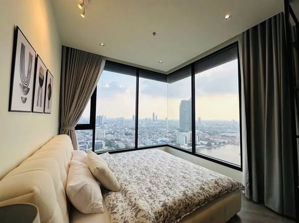 bedroom of Chapter Charoennakhon–Riverside