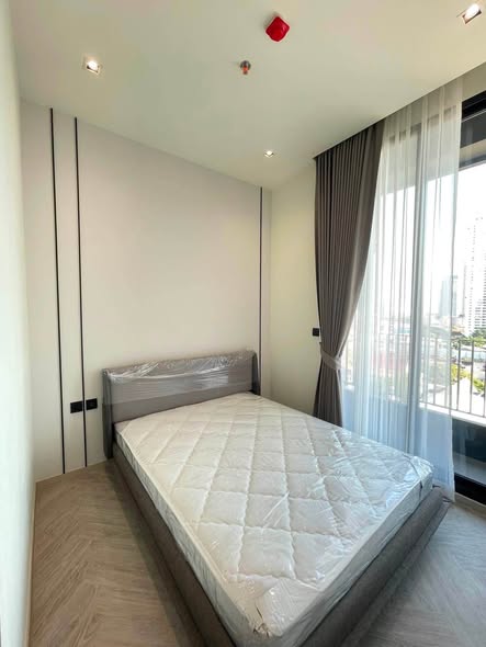 bedroom of Chapter Charoennakhon–Riverside