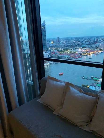 bedroom of Chapter Charoennakhon–Riverside