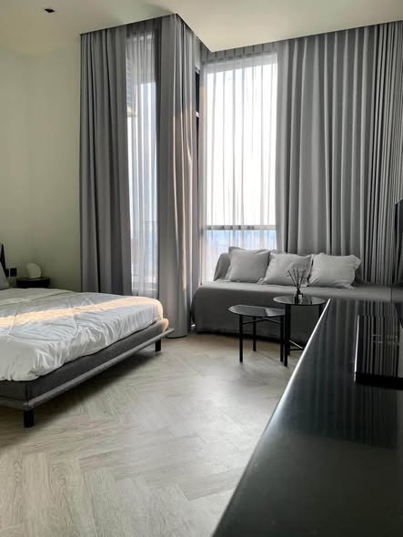 bedroom and room interior of Chapter Charoennakhon–Riverside