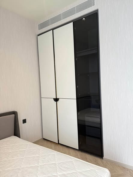bedroom and room interior of Chapter Charoennakhon–Riverside