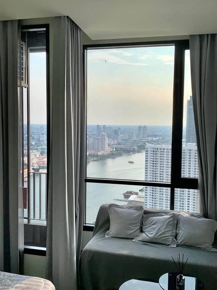 Chapter Charoennakhon–Riverside