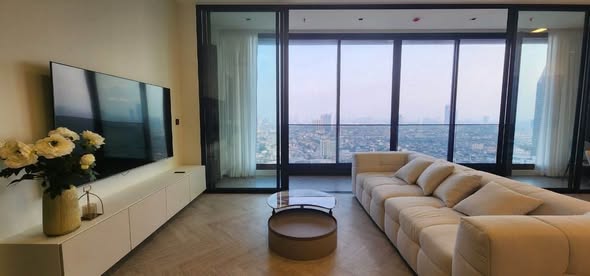 living room of Chapter Charoennakhon–Riverside