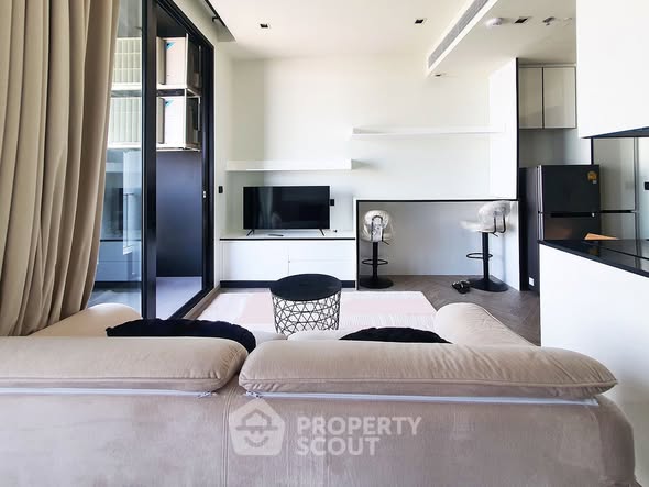 living room and room interior of Chapter Charoennakhon–Riverside