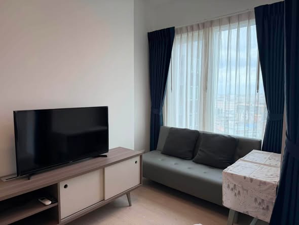bedroom and living room of Chapter One Eco Ratchada-HuaiKhwang