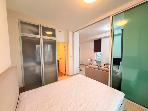 bedroom and room interior of Chapter One Eco Ratchada-HuaiKhwang