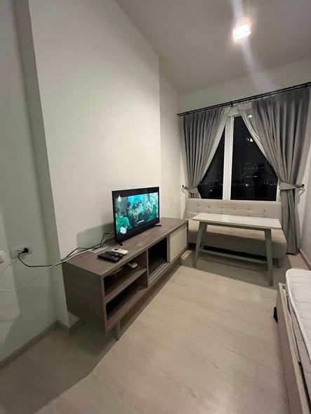 living room and bedroom of Chapter One Eco Ratchada-HuaiKhwang