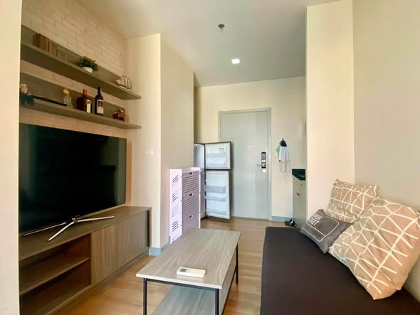 bedroom and living room of Chapter One Midtown Lat Phrao 24