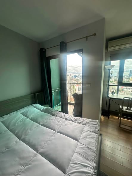 bedroom and room interior of Chapter One Midtown Lat Phrao 24