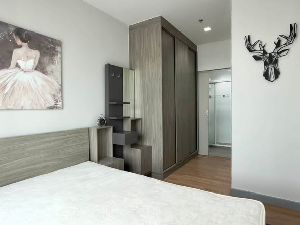 bedroom and room interior of Chapter One Midtown Lat Phrao 24