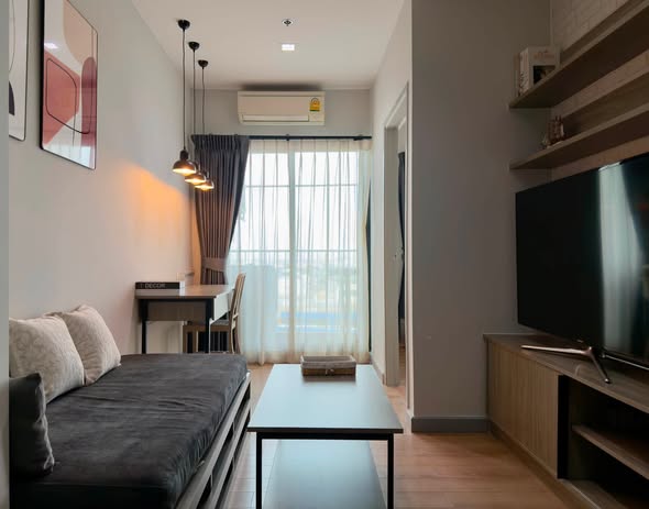 living room and room interior of Chapter One Midtown Lat Phrao 24