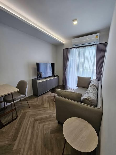 living room and bedroom of CHAPTER THONGLOR 25