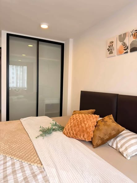 bedroom and room interior of Chateau In Town Pinklao – Siriraj