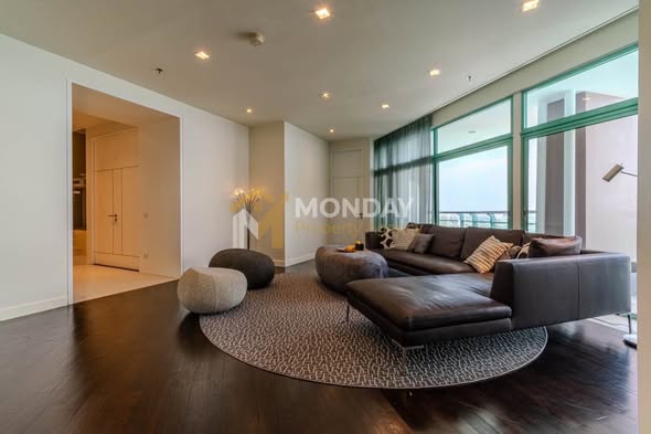 living room of Chatrium Hotel Riverside Bangkok