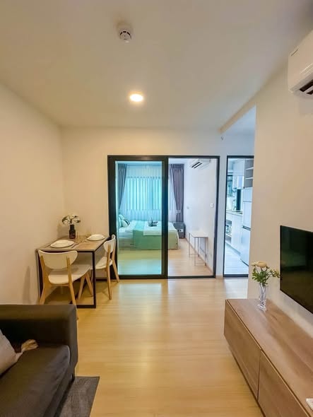 living room and room interior of Chewathai Hallmark Ladprao – Chokchai 4