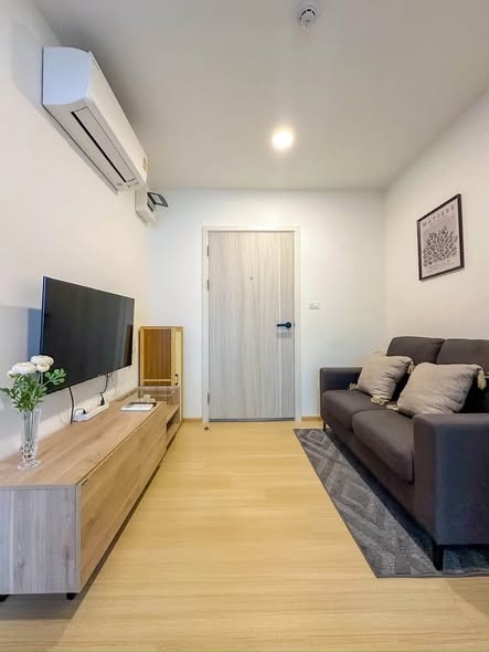 bedroom and living room and room interior of Chewathai Hallmark Ladprao – Chokchai 4 Phase 2