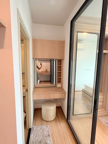 room interior and bathroom of Chewathai Kaset-Nawamin