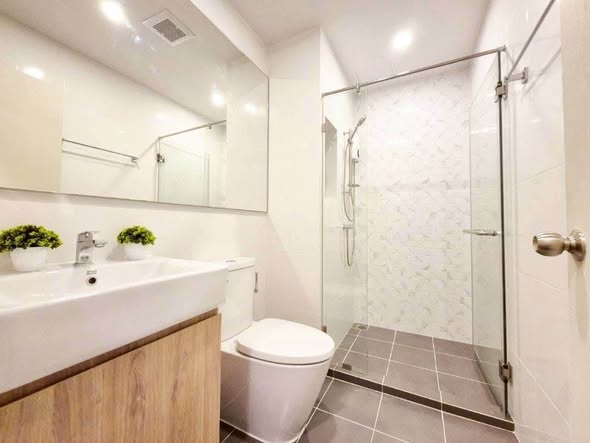 room interior and bathroom of Chewathai Pinklao | ชีวาทัย ปิ่นเกล้า