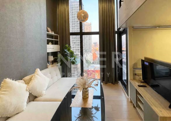living room of Chewathai Residence Asoke