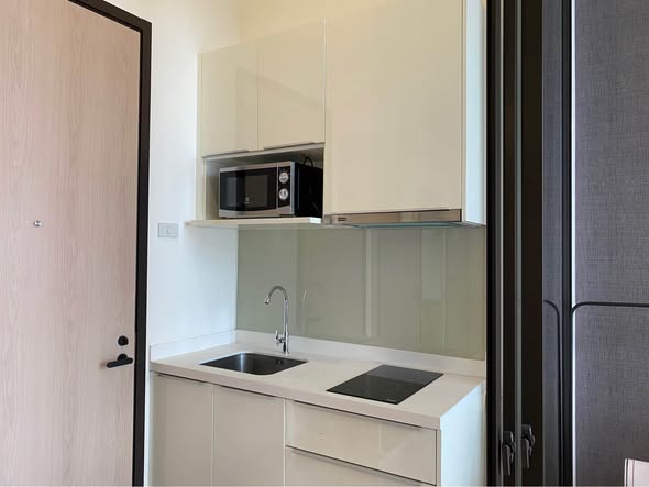 room interior of Chewathai Residence Asoke