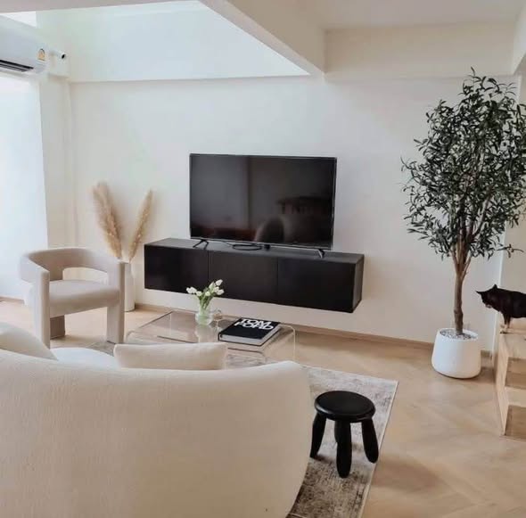 living room of Chicha Castle
