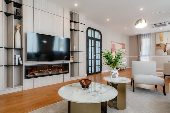 living room and kitchen of Cinq Royal Krungthep Kreetha