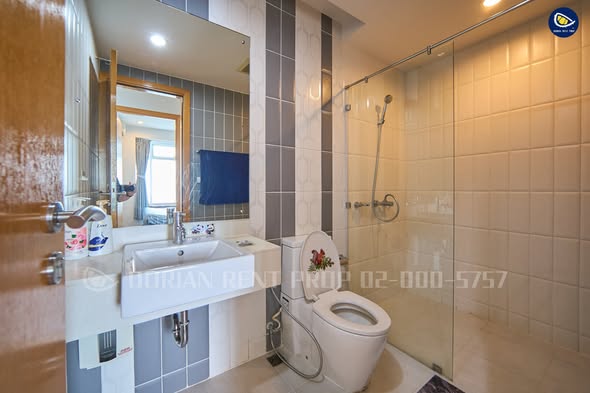 bathroom of Circle Condominium