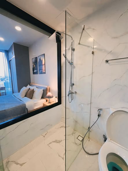room interior and bathroom of CLOUD Thonglor-Phetchaburi
