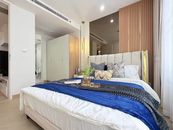 bedroom of Collezio Sathon-Pipat