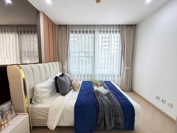 bedroom of Collezio Sathon-Pipat