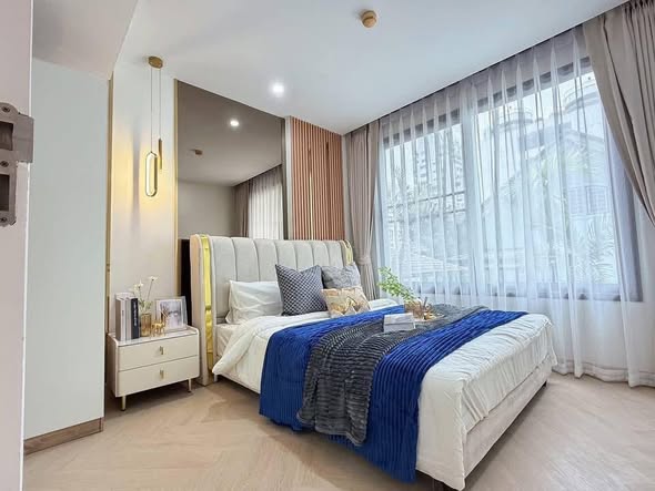 bedroom of Collezio Sathon-Pipat