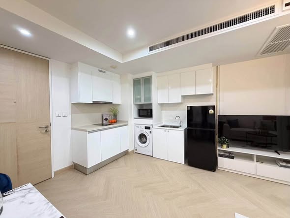 room interior of Collezio Sathon-Pipat