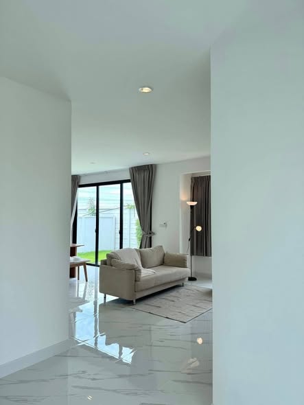 living room of Como Bianca II
