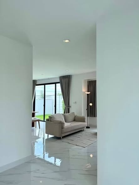 living room and room interior of Como Bianca II