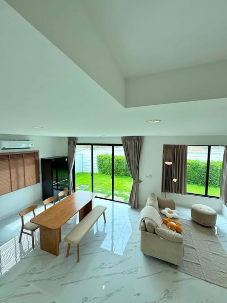 living room and room interior of Como Bianca II