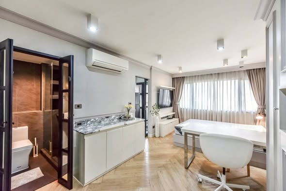 bedroom and room interior of Condo One Sathon