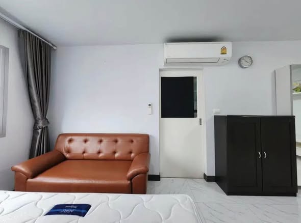bedroom of Condo One Sukhumvit 52