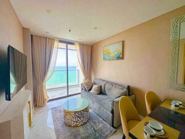 bedroom and living room of Copacabana Beach Jomtien