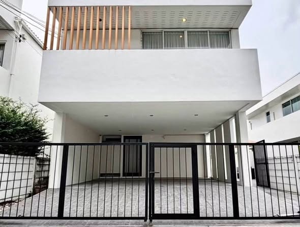 Courtyard Villa